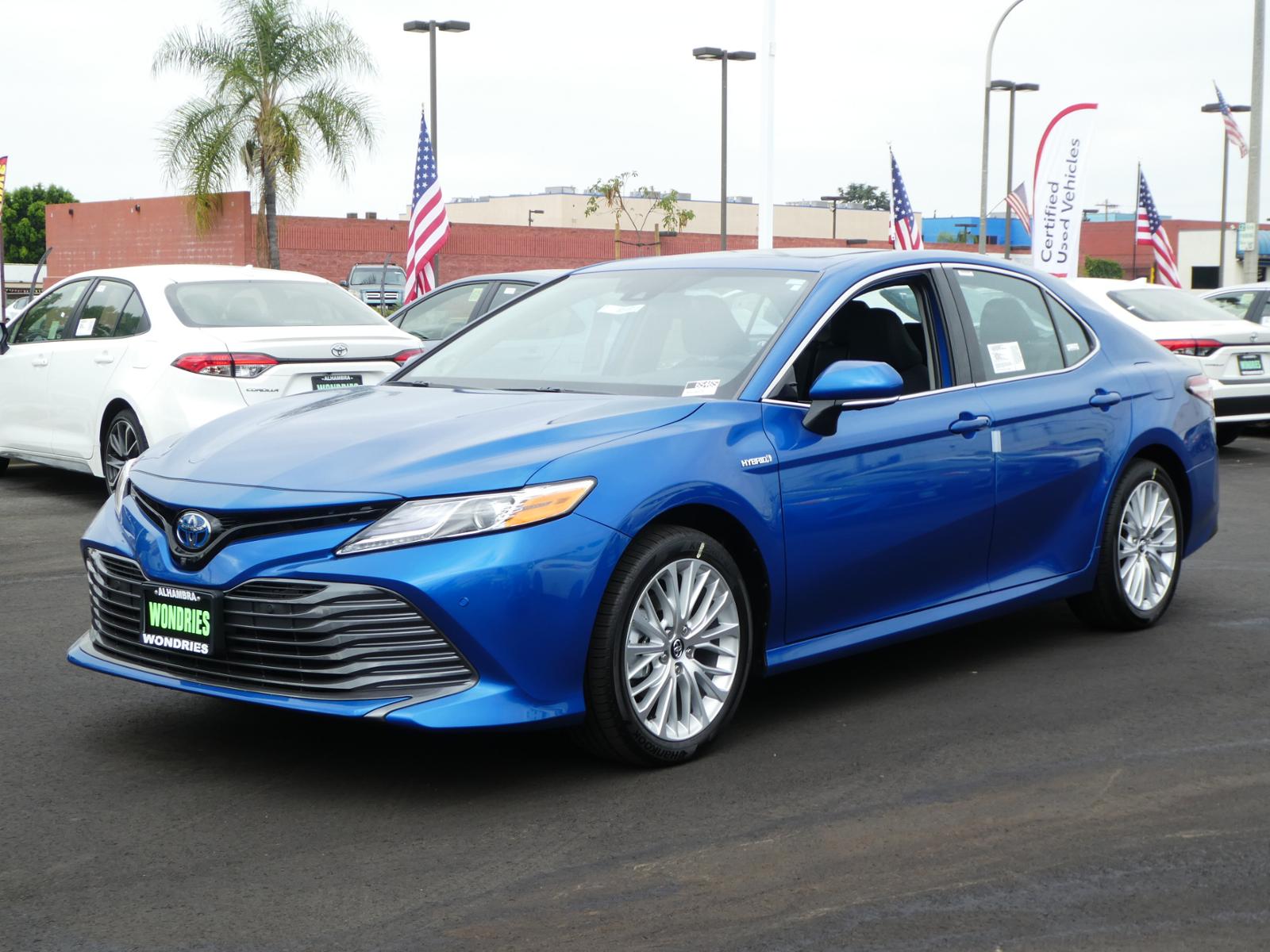 New 2020 Toyota Camry Hybrid XLE FWD 4