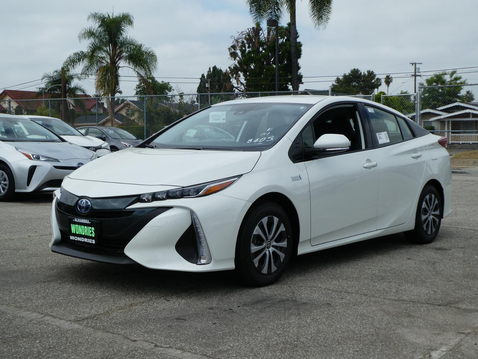 New 2020 Toyota Prius Prime XLE FWD 5