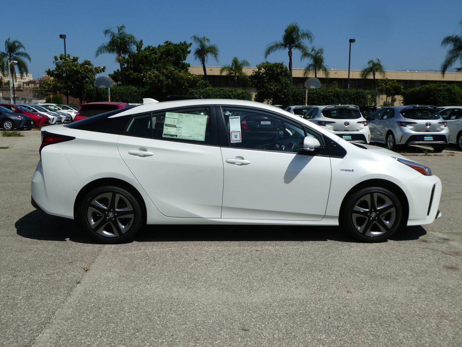 New 2020 Toyota Prius XLE FWD Sedan